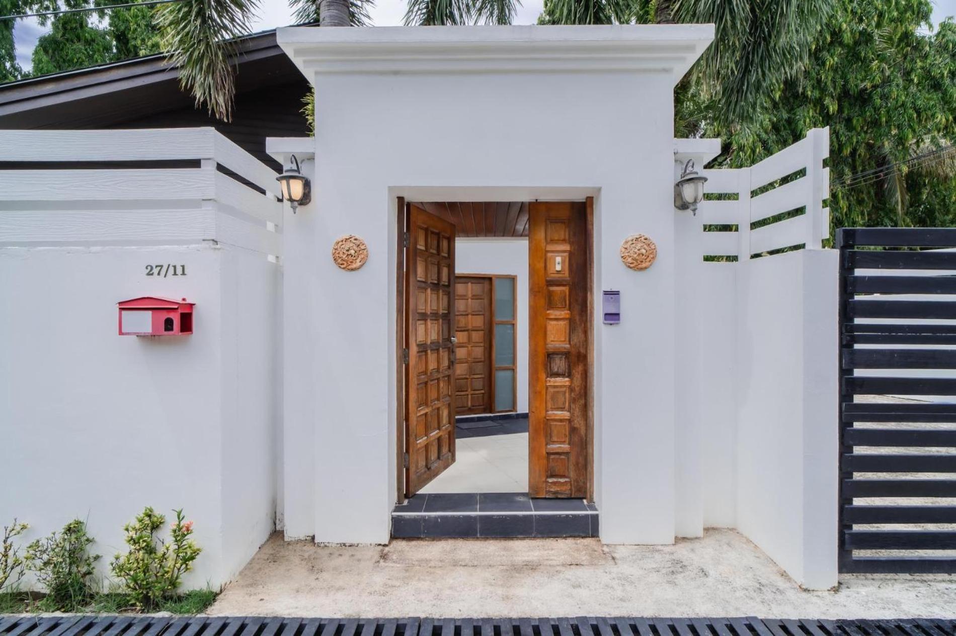 Jasmine Pool Villa In Nai Harn Rawai Exterior photo